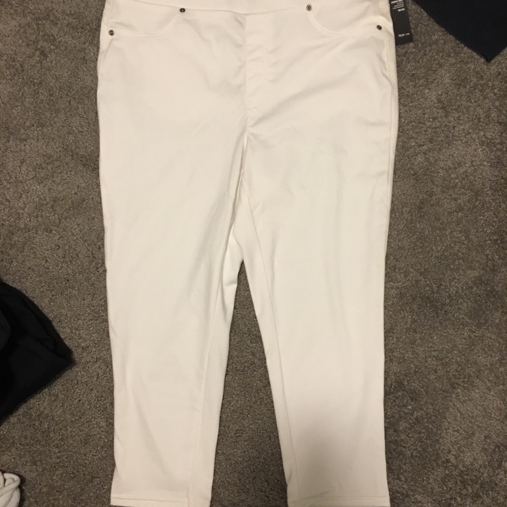 NWT Torrid capris
